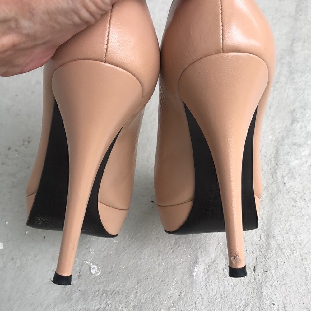 Stuart  Weitzman  heels - Picture 6 of 6